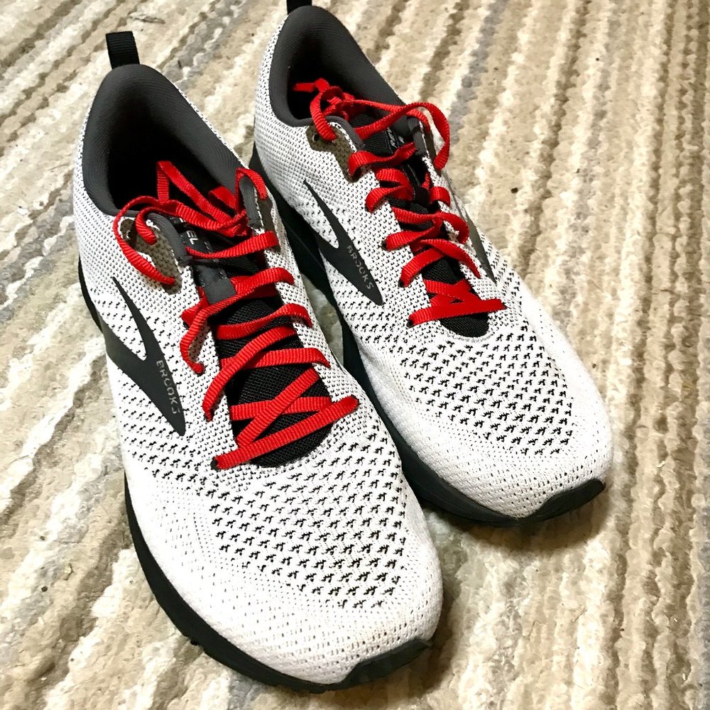Brooks Revel 4 running shoes